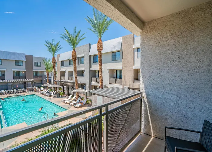 Apartment Walk To Westgate W Modern Pool Gym Parking Wd Glendale