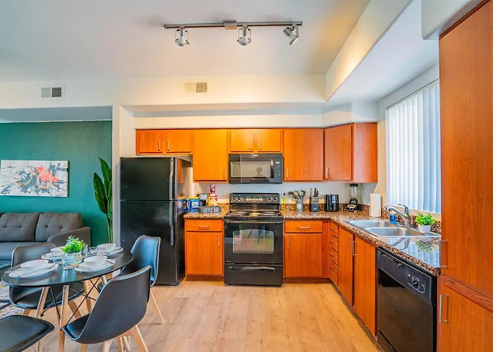 Walk To Westgate W Modern Pool Gym Parking Wd Apartment