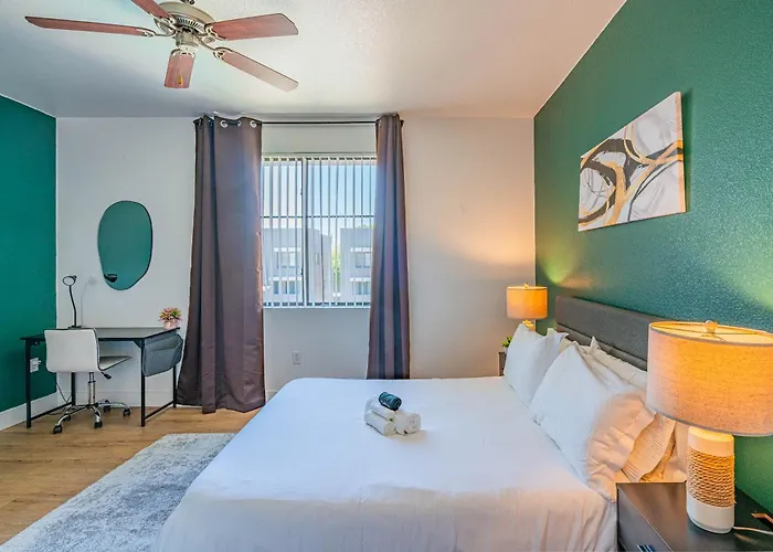 Apartment Walk To Westgate W Modern Pool Gym Parking Wd *