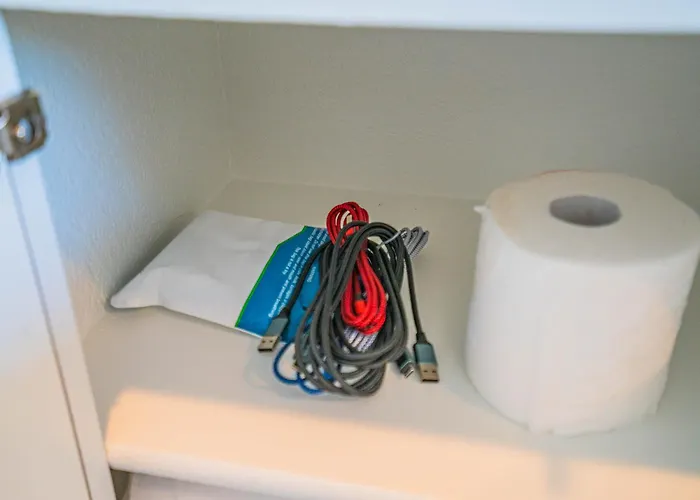 Apartment Walk To Westgate W Modern Pool Gym Parking Wd *