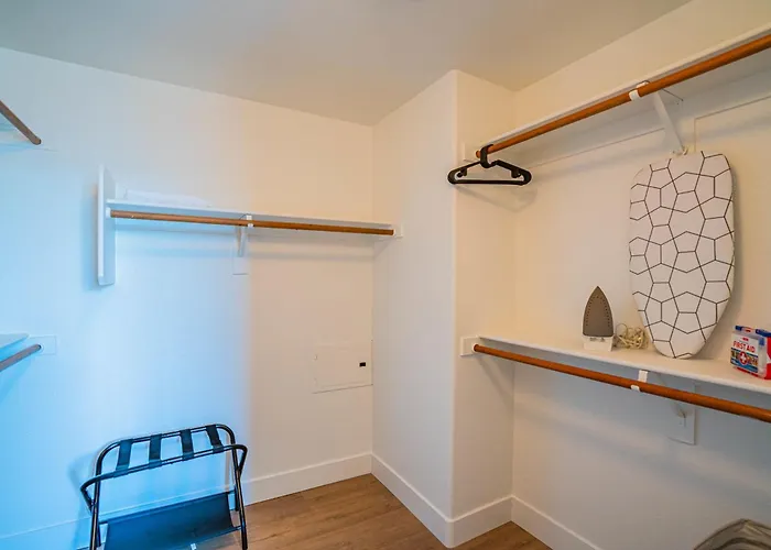 Apartment Walk To Westgate W Modern Pool Gym Parking Wd Glendale